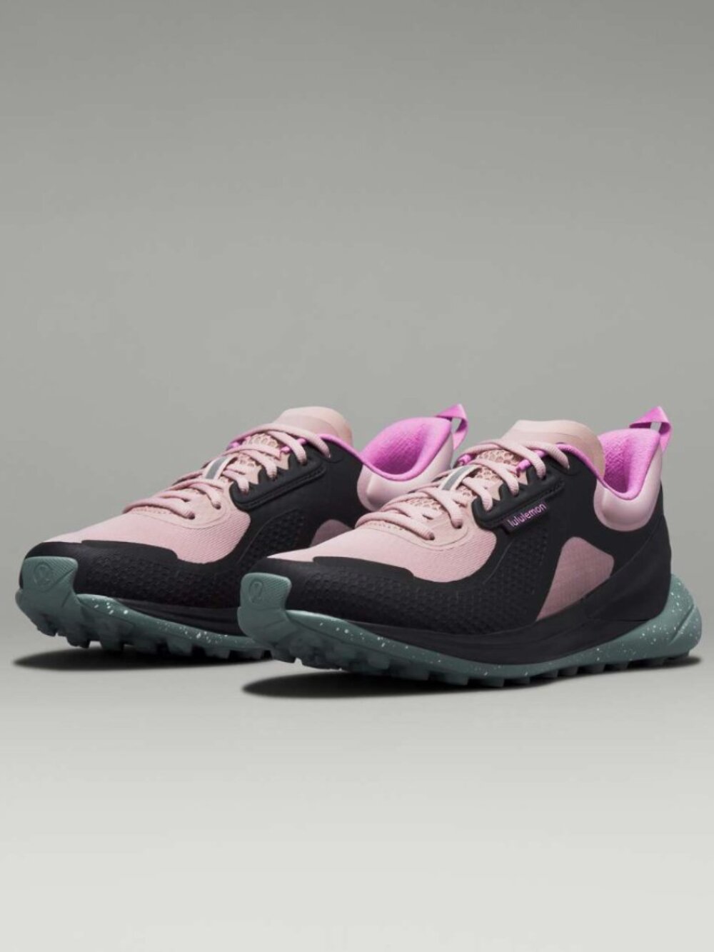 Lululemon Blissfeel Trail Womens Running Shoe (SIZE 8)